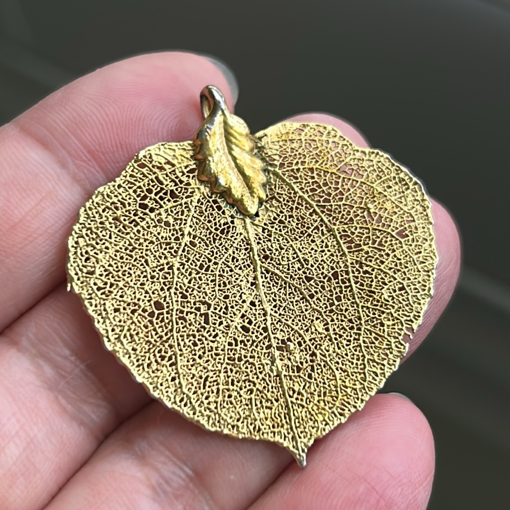 Vtg 24k Gold Dipped Aspen Leaf Pendant - image 3